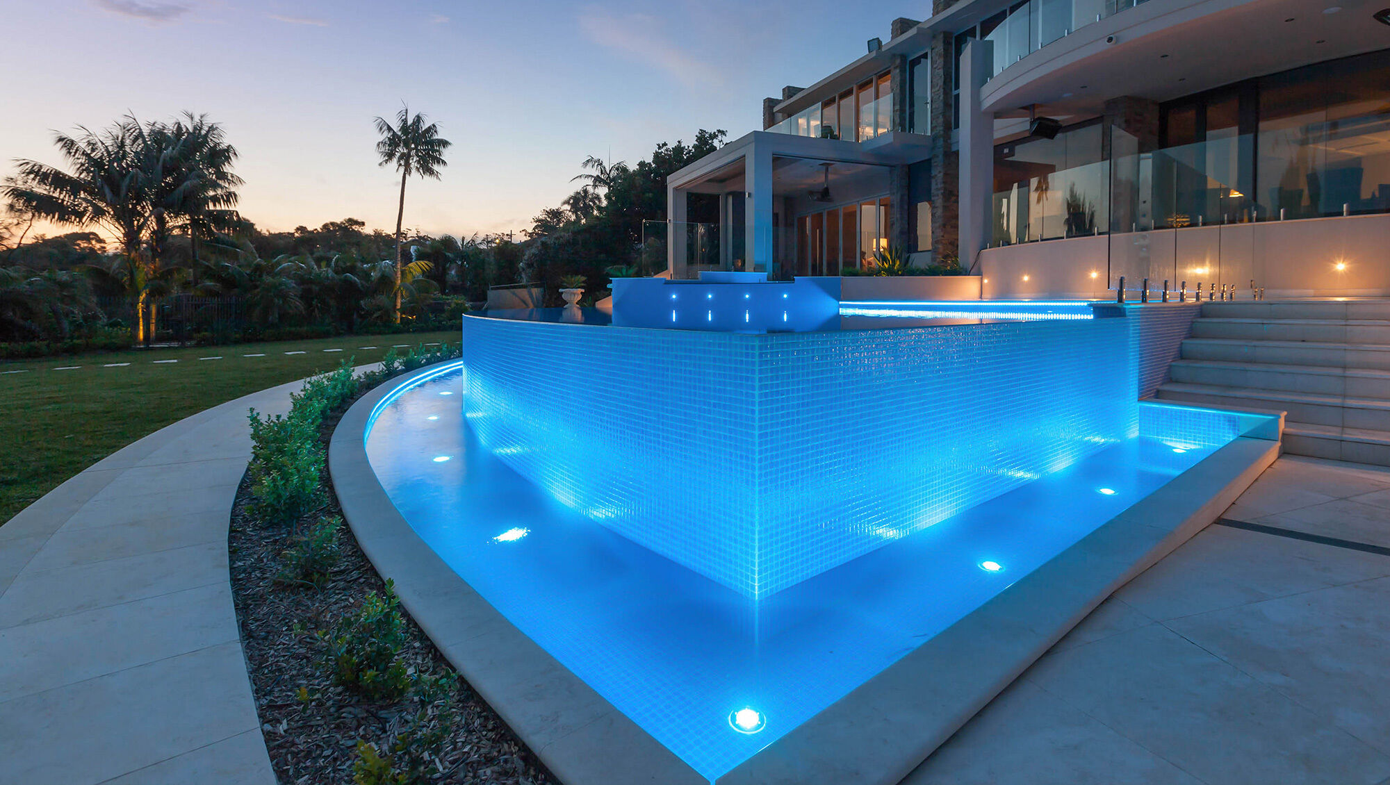 Cronulla New Pool / Infinity Wall / Water Feature